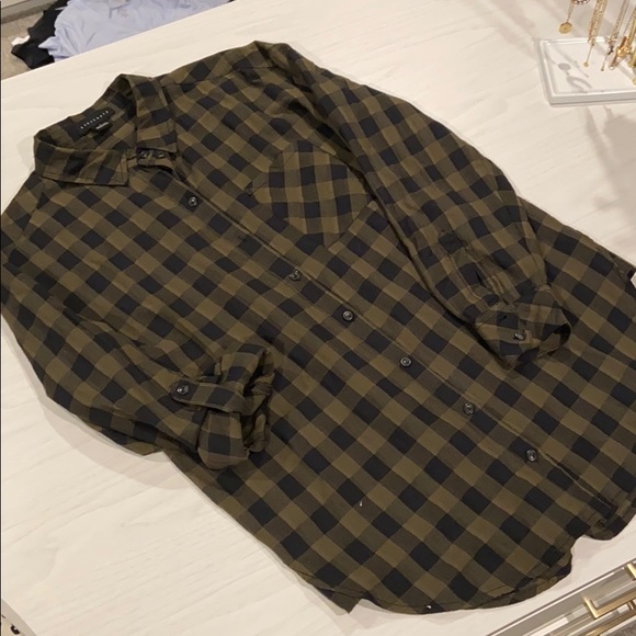 Button down shirt - Picture 2 of 3